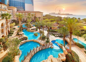 The Ritz-Carlton, Top Hotel in Dubai Marina: Discover Luxury and Unparalleled Service